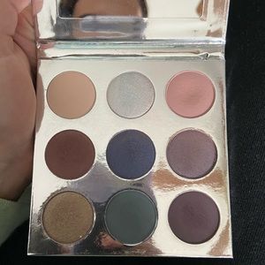 Kylie Jenner eyeshadow winter collection palette